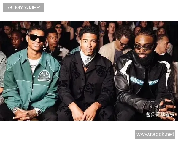 LV足球明星同款时尚潮流揭秘让你成为场上场下的焦点 LV足球明星同款时尚潮流揭秘让你成为场上场下的焦点