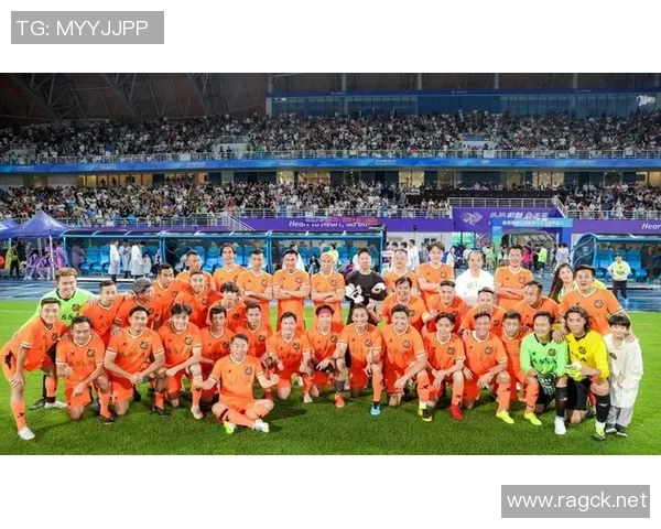 宝鸡香港足球明星赛盛大开幕球迷共庆足球激情与友谊的盛宴 宝鸡香港足球明星赛盛大开幕球迷共庆足球激情与友谊的盛宴