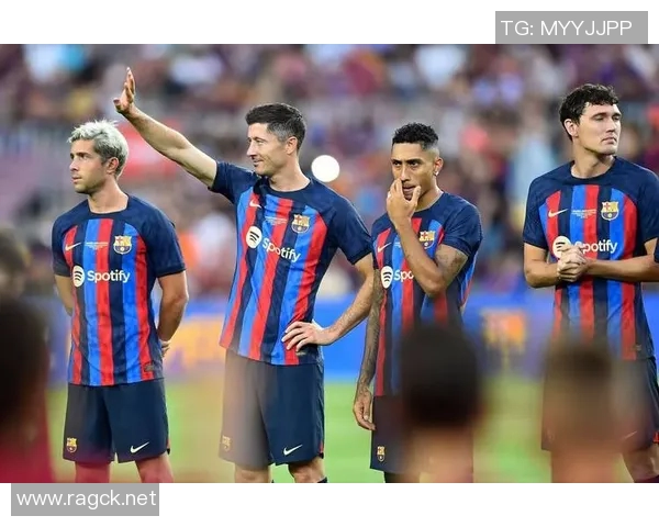 尤文图斯与巴塞罗那经典对决重播回顾精彩瞬间与战术分析