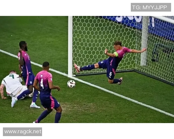 当前在职的足球明星有哪些值得关注的球员与他们的成就 当前在职的足球明星有哪些值得关注的球员与他们的成就