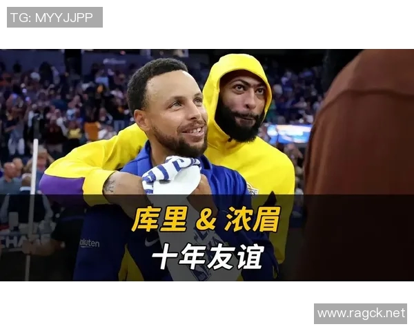 足球巨星同框合影揭秘他们背后的友谊与竞争故事 足球巨星同框合影揭秘他们背后的友谊与竞争故事