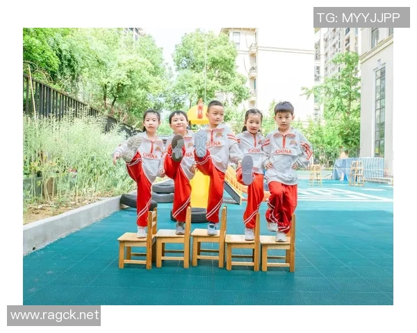 篮球明星与孩子的亲密时光分享成长与梦想的传承之旅
